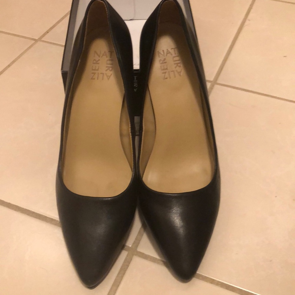 Naturalizer Black Leather shoes